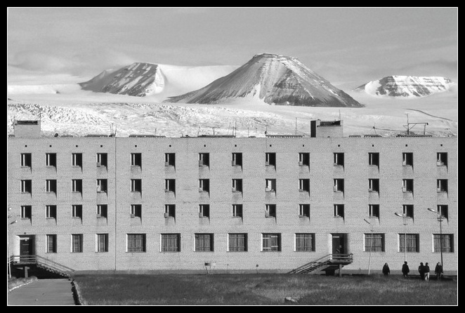 1942