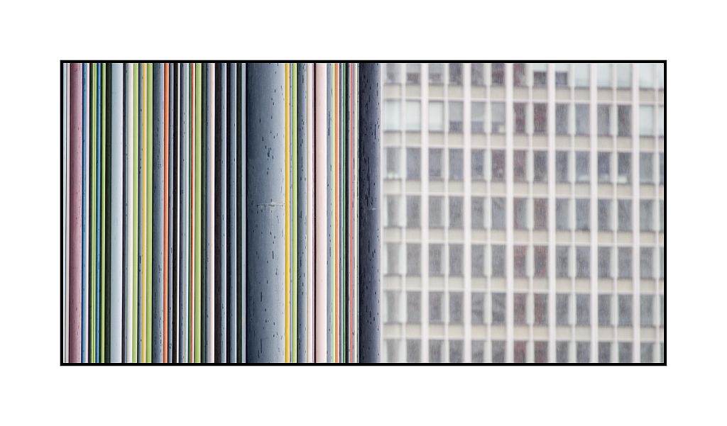 208625
