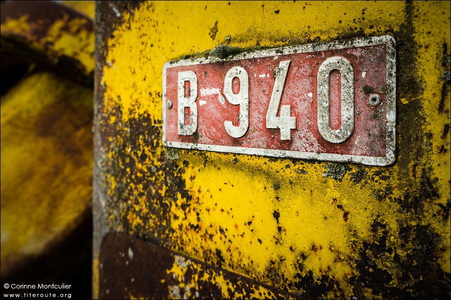 268423