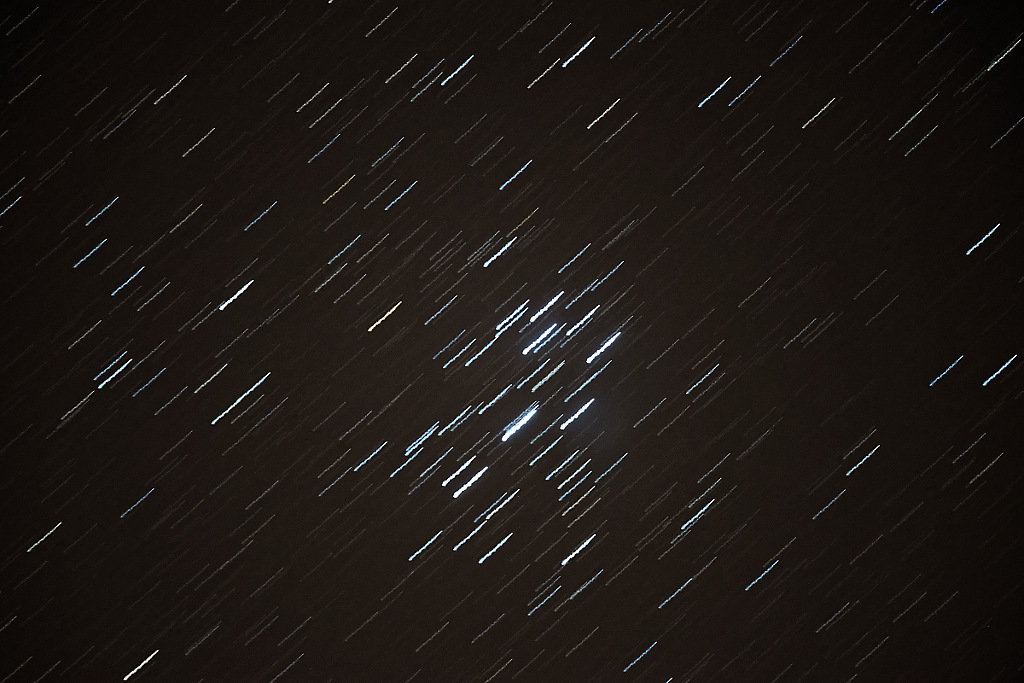 280105