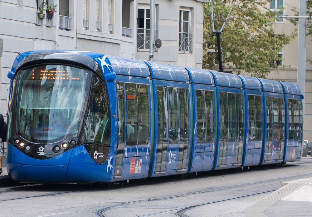 295303