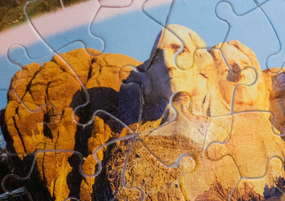 30479