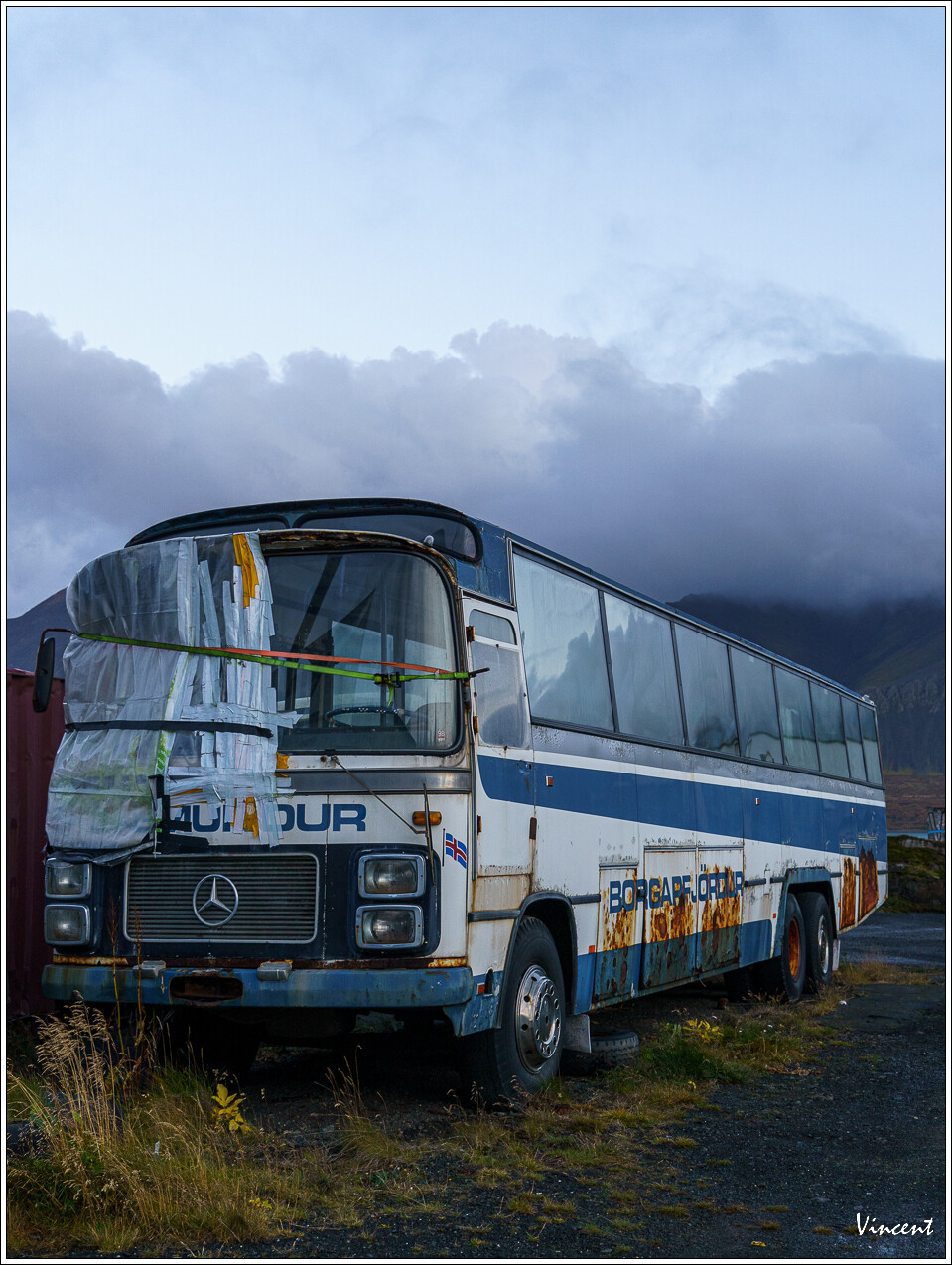 367841
